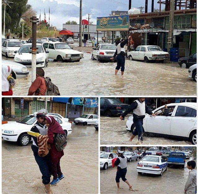 اقدام تحسینبرانگیز پلیس سراوانی در روز بارانی +عکس اقدام تحسینبرانگیز پلیس سراوانی در روز بارانی +عکس