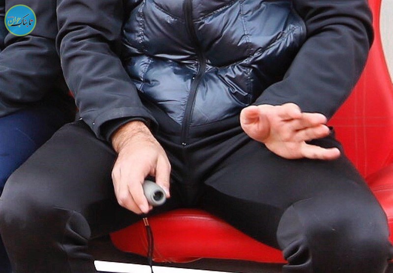 سوت کارلوس کیروش در دست فرهاد مجیدی + عکس سوت کارلوس کیروش در دست فرهاد مجیدی + عکس