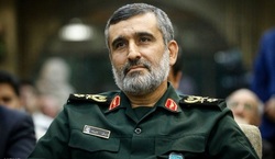 سردار حاجی زاده: آمریکایی‌ها توهم ‌می‌زنند هواپیمای ایرانی بالای سرشان است!