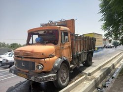 به هم ریختن بزرگراه آزادگان توسط یک کامیون