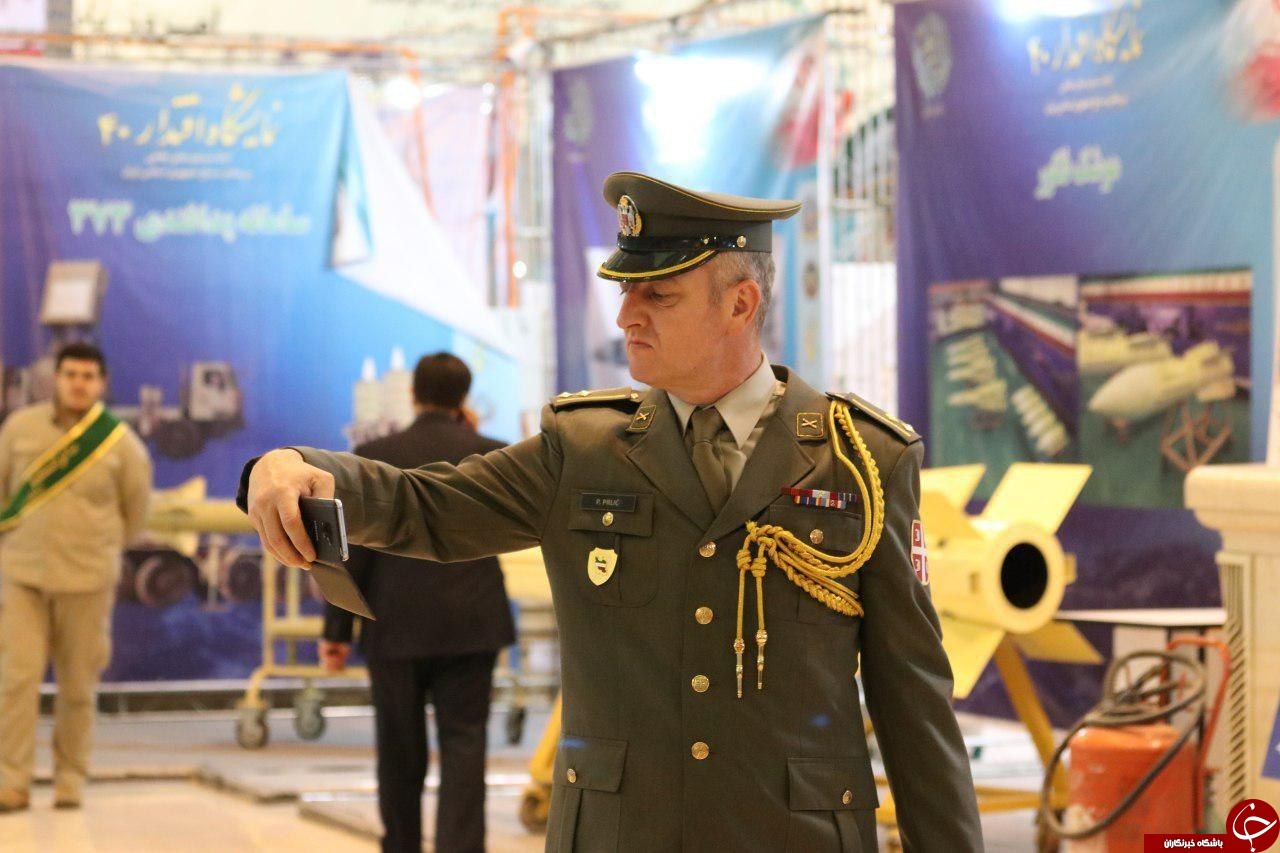 سلفی خارجی ها با دستاوردهای نظامی ایران +تصاویر سلفی خارجی ها با دستاوردهای نظامی ایران +تصاویر